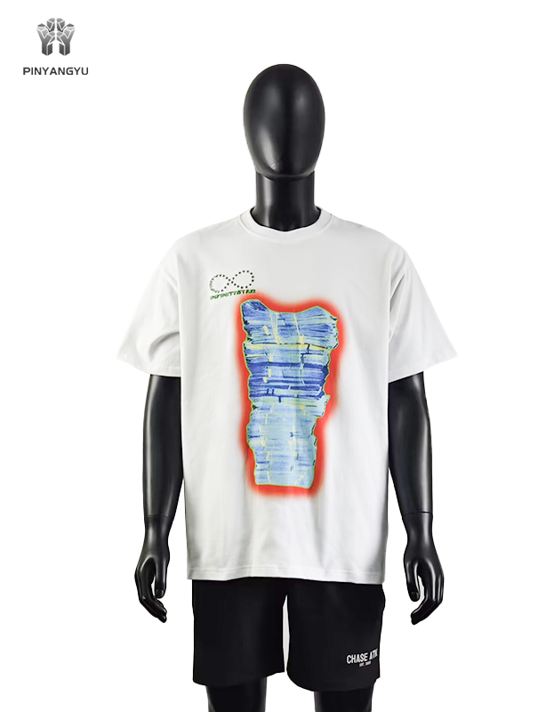 aangepast DTG-print- en borduurontwerp in oversized stijl